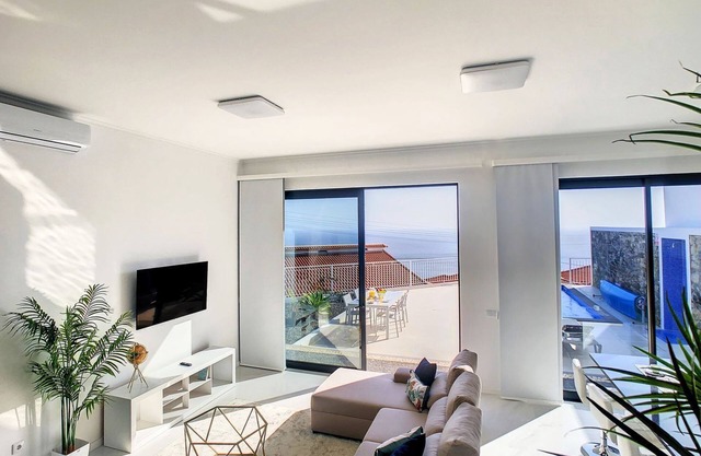 Casa dos Amores by LovelyStay