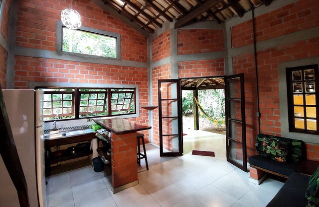 Casa Rústica com WiFi e churrasq em São Sebastião