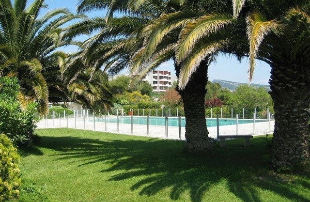Cassis app 4per VUE MER Wifi Tennis Parking Piscine Lave Vaisselle Lave Linge