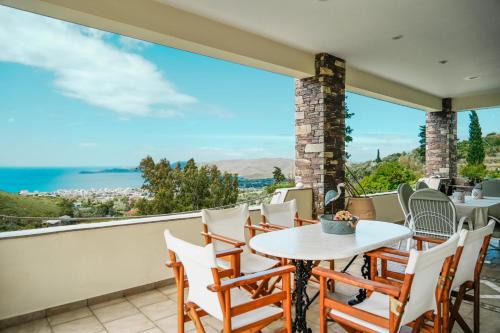 Castello Villa (best view in Myloi village)