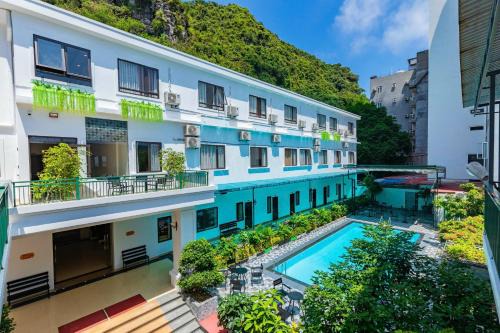 Cat Ba island Budget Pool Stay