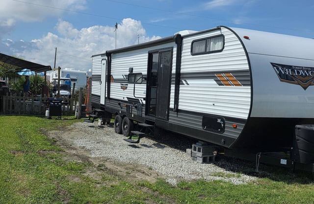 Catchin' Rays Camper NTB