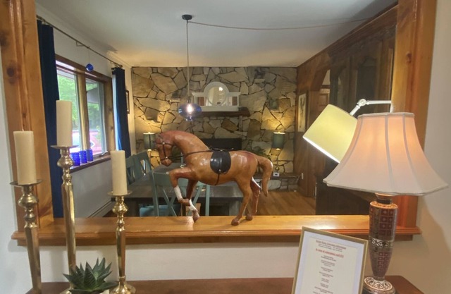Catskill Mt Retreat Close to Windham &Hunter Ski Resorts & Hudson Train Sleeps 6