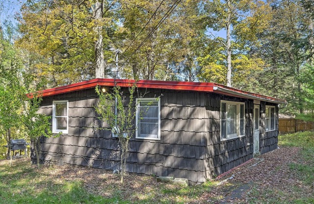 Catskill Mtn Home w/ Deck ~ 1 Miles to Zoom Flume!