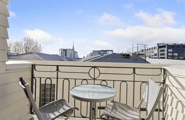 CBD Spacious 3 Storey Terrace House