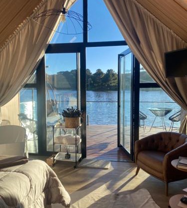 Celeiro Lake Village