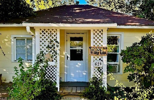 Central Boulder 2 bed cottage next to mountains
