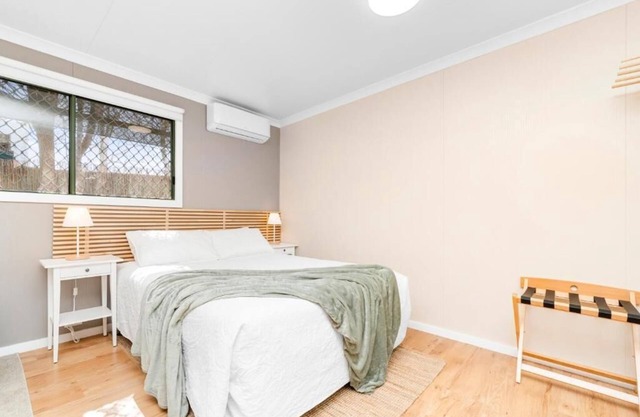 Central guest studio with secure parking!n