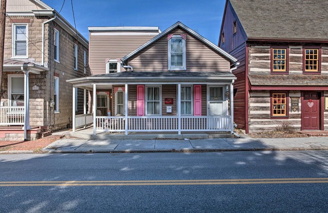 Central Hummelstown Apt: 4 Miles to Hershey Park!