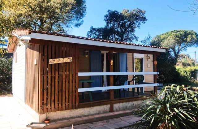 Chalet à Gassin au calme sous les pins