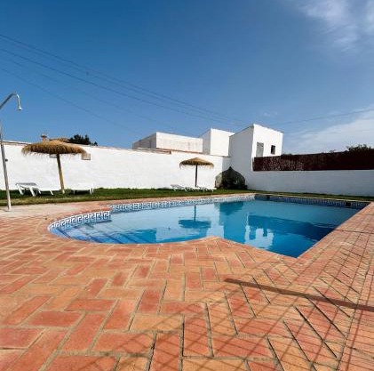 Chalet con piscina privada grupos