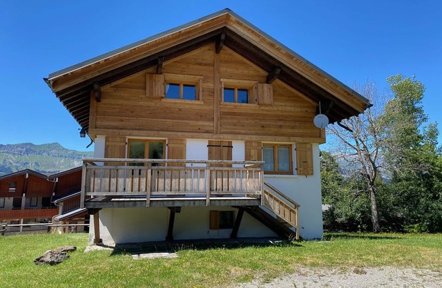 Chalet for 8 at the foot of the slopes with parking 50m from lifts