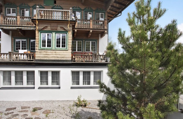 Chalet "Kitzchalet 2" with Mountain View, Private Terrace & Wi-Fi