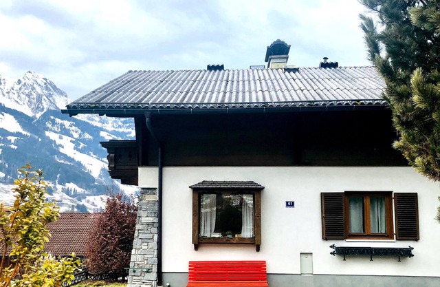 Chalet next to the slopes and hiking trail head