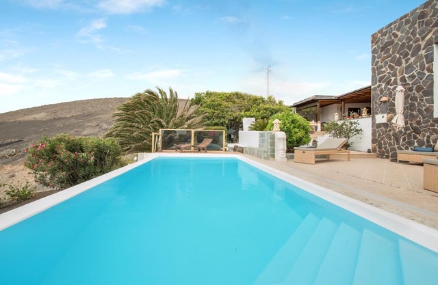 Chalets in La Asomada, Spain