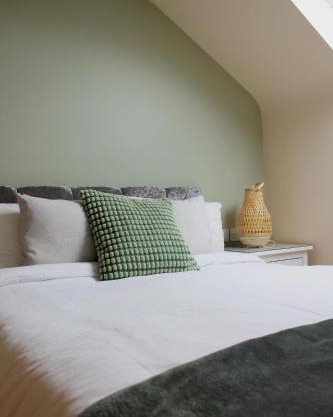 Charming 1-Bed loft in Caerleon