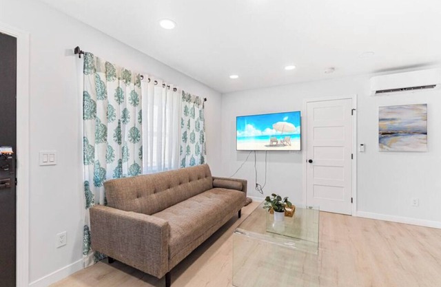 Charming 1-bedroom house in Hillcrest San Diego with AC, WiFi
