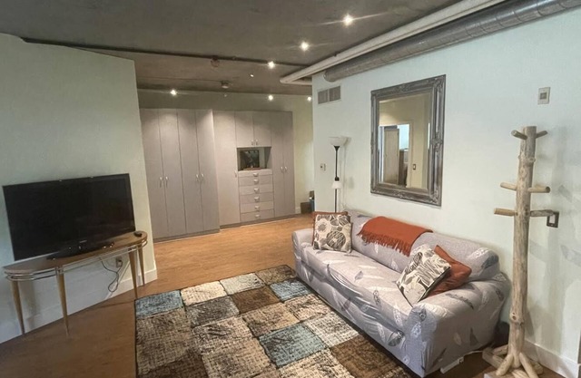 Charming 1 Bedroom Industrial Loft w/Dedicated Parking