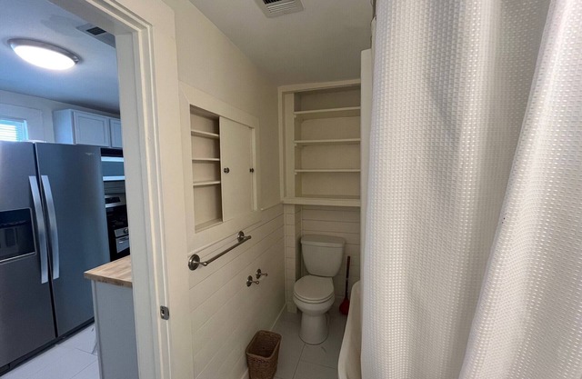 Charming 2-bedroom house in awesome New Orleans with WiFi, AC