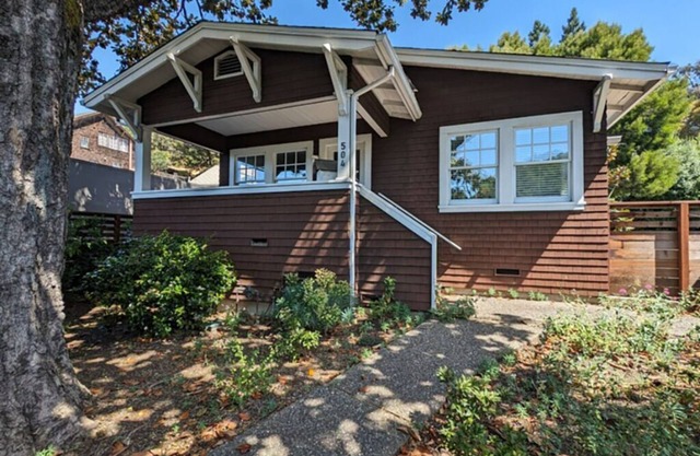 Charming 2-bedroom house in San Anselmo with AC