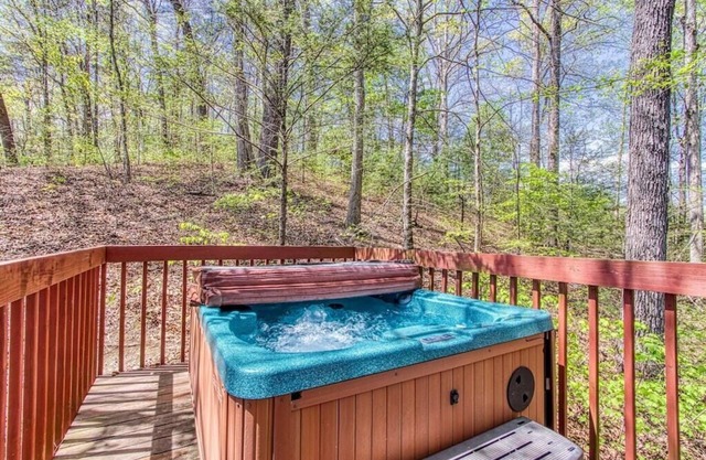 Charming 2BD w Scenic Views! HOT TUB! Pool "Fo