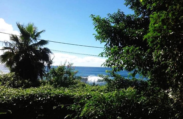 Charming 2BR with Refreshing Ocean View