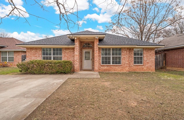 Charming 3-bedroom home in Waco!