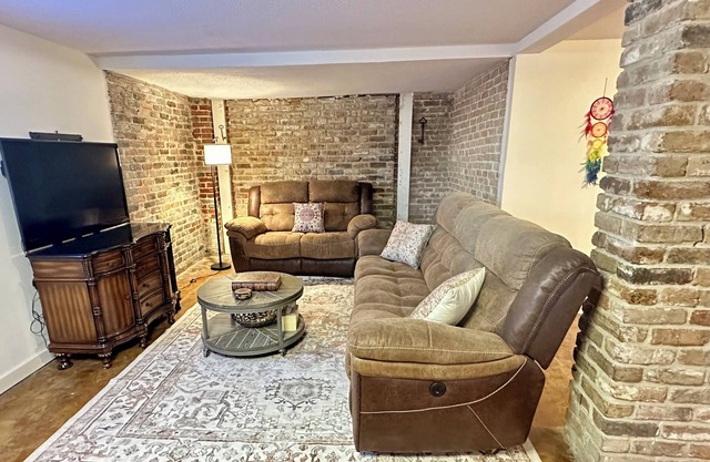 Charming 3-bedroom house with WiFi and AC in enchanting New Orleans
