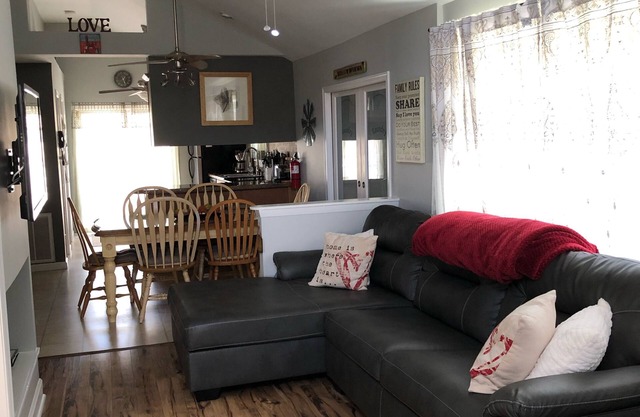 Charming/Affordable/Gut Renovated/Fully Fenced in Yard/DOG FRIENDLY