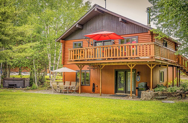 Charming 3-bedroom cottage in fantastic Notre-Dame-de-la-Merci with WiFi, AC
