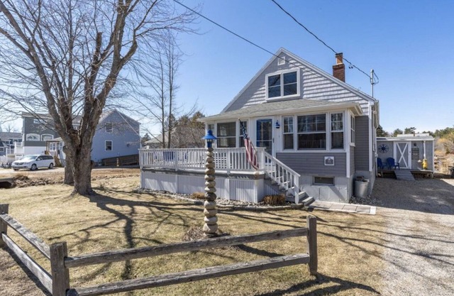Charming cottage only 3 min walk to beach!