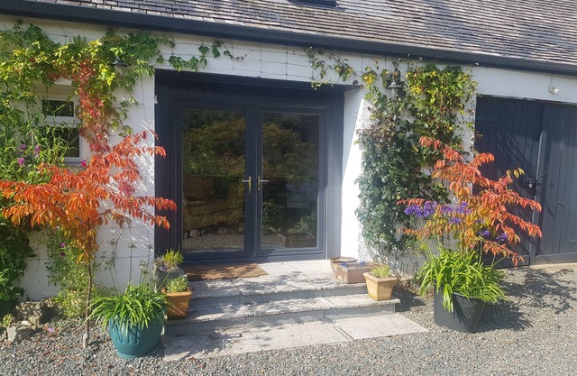 Charming cottage in Cairndow, set within stunning gardens with outstanding views