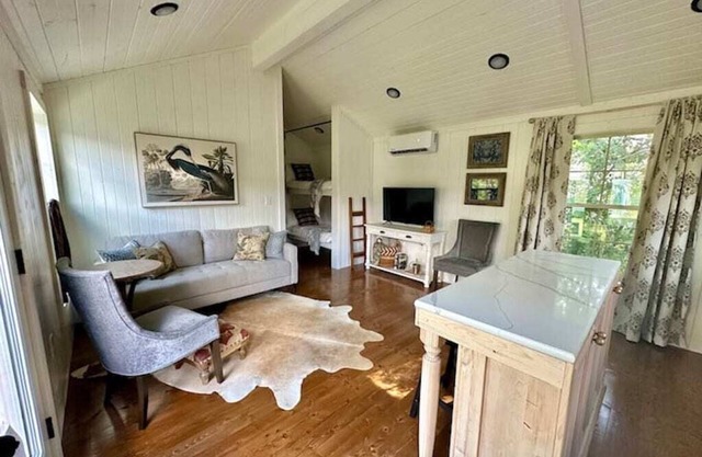 Charming Cottage in Heart of Franklin, TN
