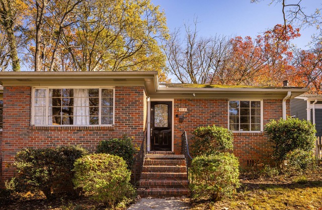 Charming Forest Park Home with large yard; close to downtown, restaurants