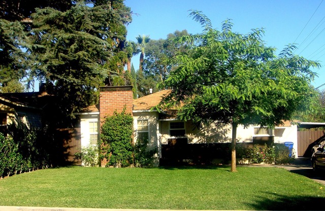 Charming Granada Hills Home in Great Neighborhood