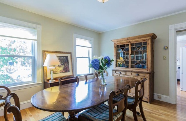 Charming Harvard Victorian w/pkng