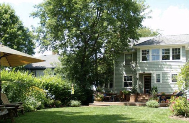 Charming Ithaca Home, walk to campus, w/ gym, deck & Hot Tub
