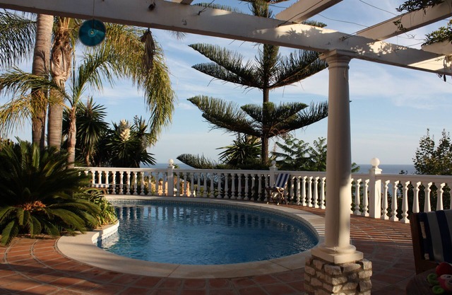 Charming La Casita 2/3 pax cottage with private garden relaxing swimming pool