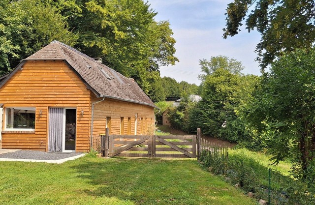 Charming recently renovated 3-bedroom farmhouse in enchanting Erloy with WiFi