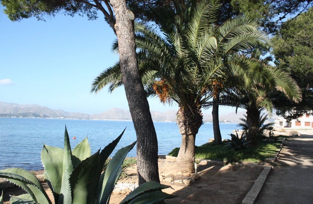 Charming villa with pool near the sea new build and modern comfort and pretty de