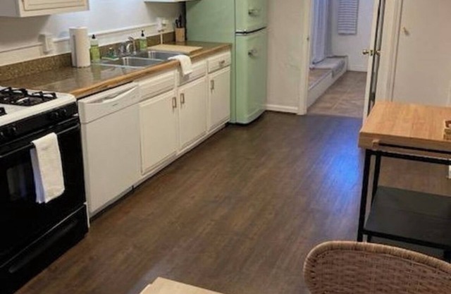 Charming West Highlands Condo!