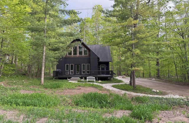 Charming Year-Round Harbor Springs Chalet: Near Nub's Nob, Golf & Lk Michigan