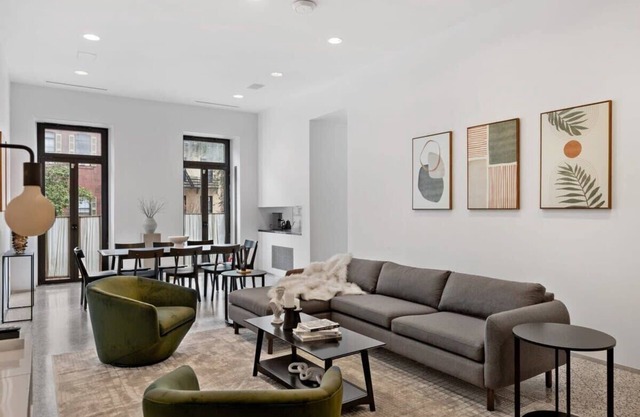 Chelsea Canvas II by RoveTravel | Large 3BR Duplex