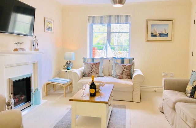 Chestnut Cottage, Shanklin Rural Retreat