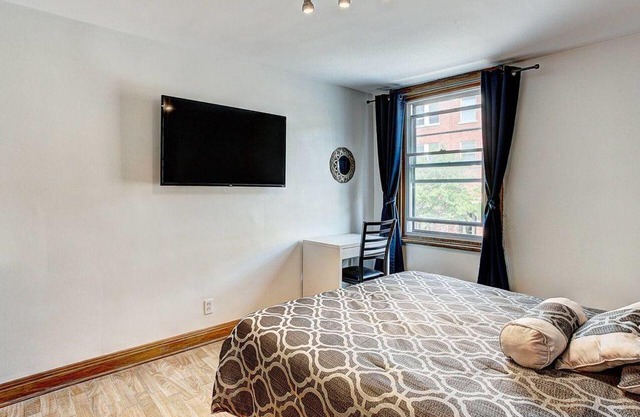 Chic Studio B&B by Downtown Old Montreal #2