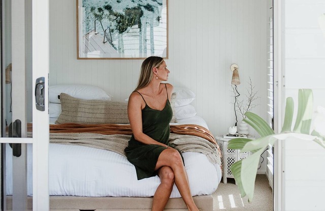 Chilled beachhouse for 6 guests.Yoga & Pilates studio,firepit & mineral pool.