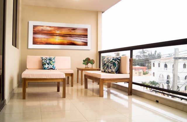 Chipipe Salinas Beachfront Apartment w/Parking