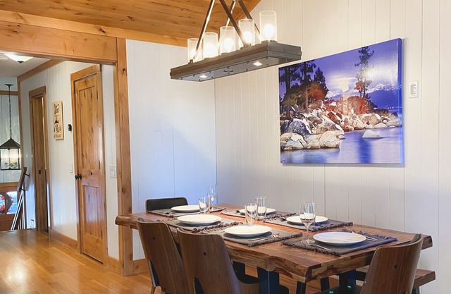 Chipmunk Chalet Lakefront Retreat close to multiple Tahoe ski resorts