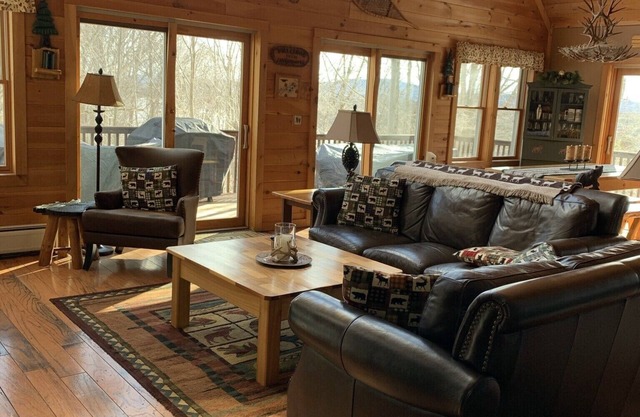 Christmas in Old Forge Available Now! Fully Decorated House!