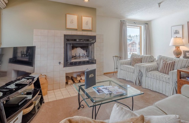 Christophe Condo 609 - With Year-round Outdoor Pool & Hot Tub & Bald Mt Views